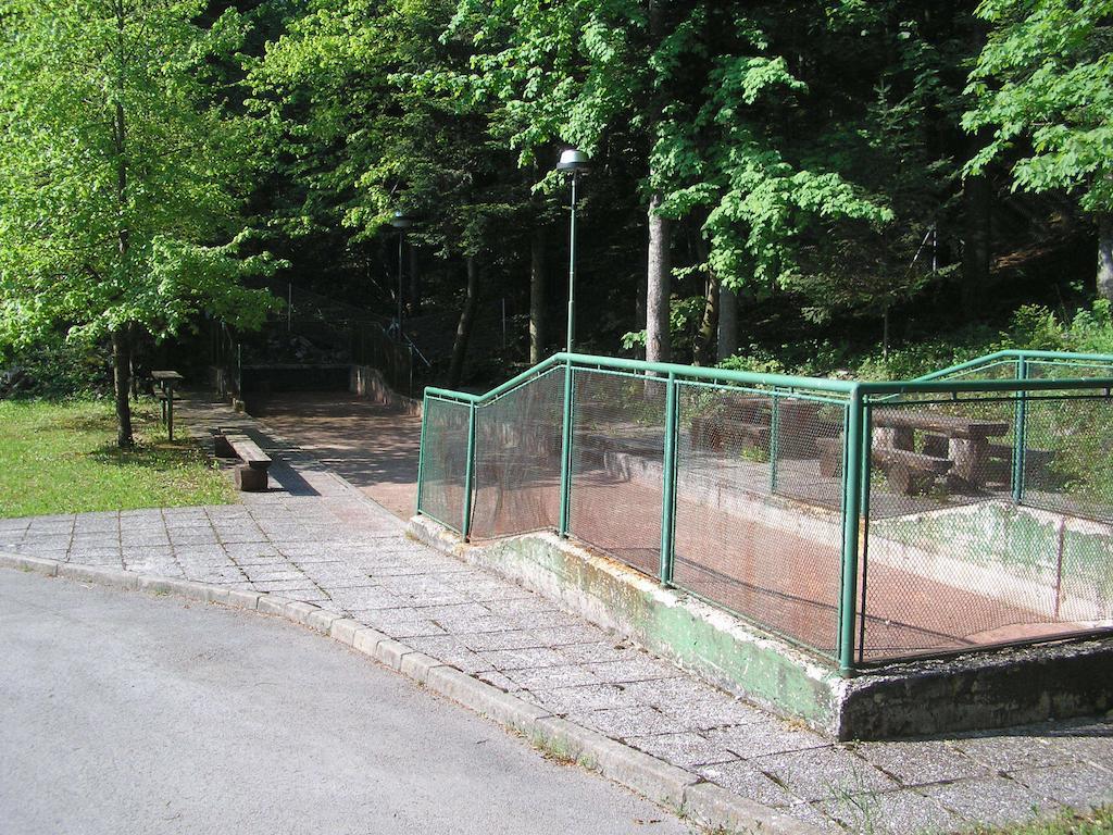 Camping Pivka Jama Postojna Exterior photo
