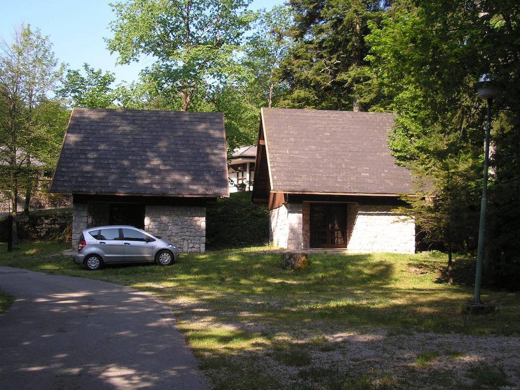 Camping Pivka Jama Postojna Exterior photo